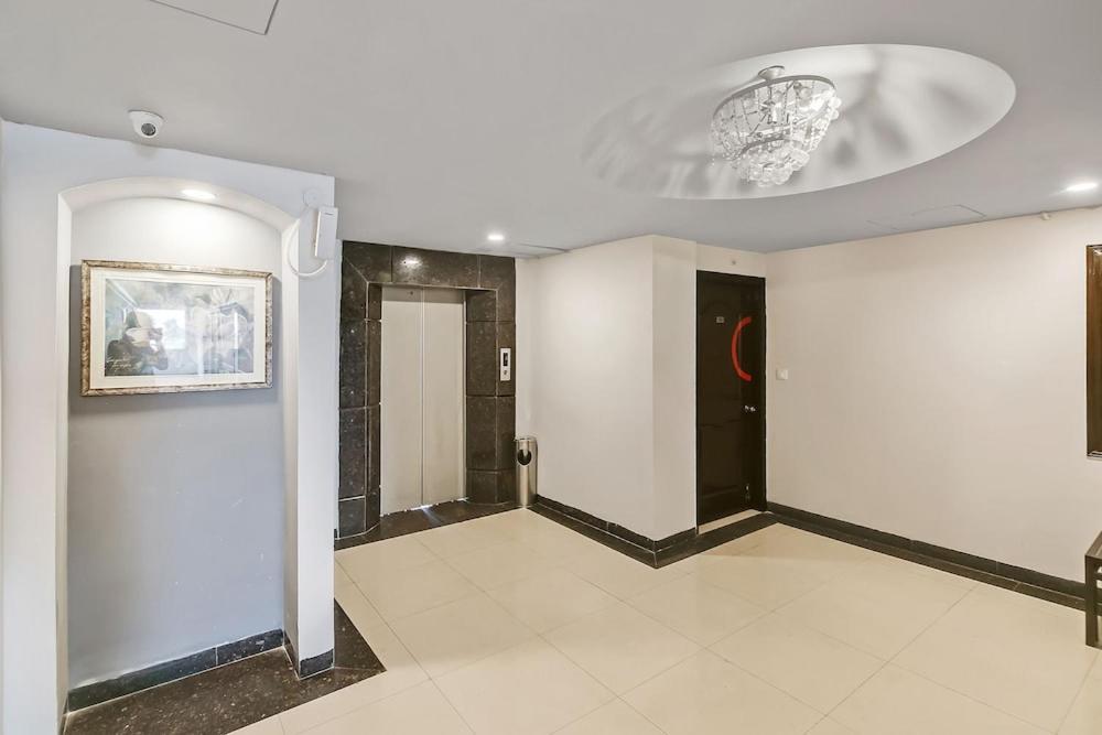 Hotel Queens Tower Amritsar Esterno foto