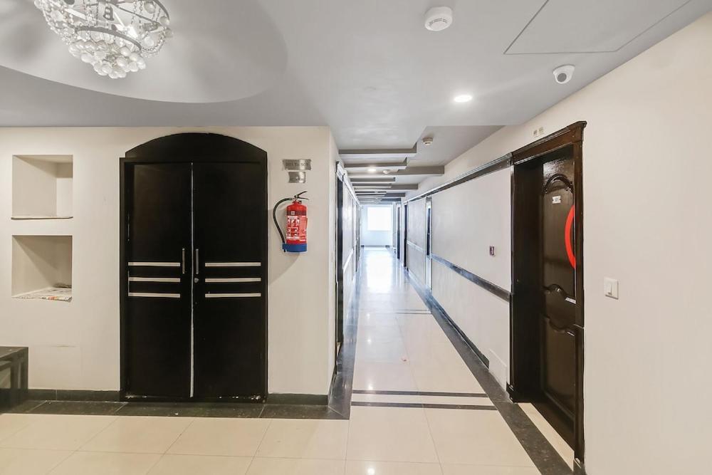 Hotel Queens Tower Amritsar Esterno foto