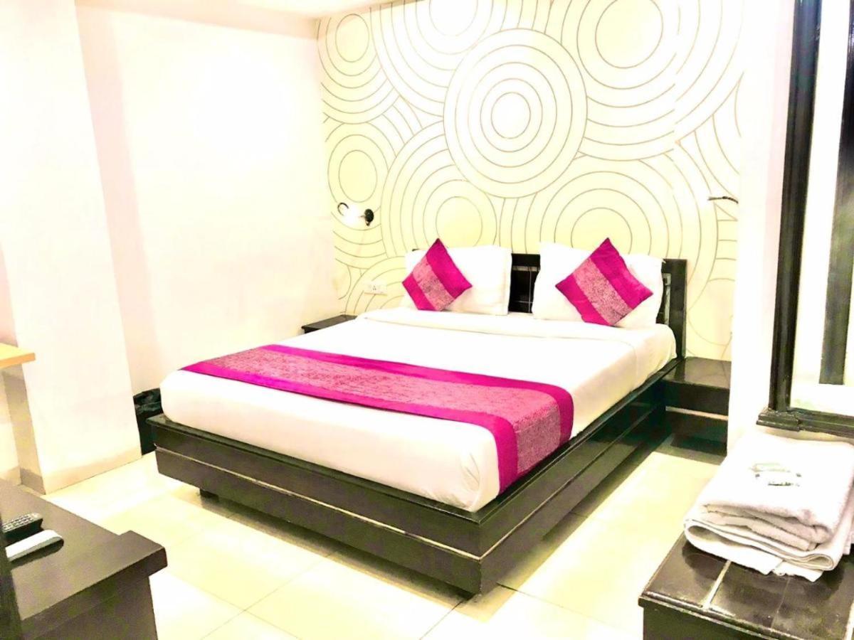 Hotel Queens Tower Amritsar Esterno foto