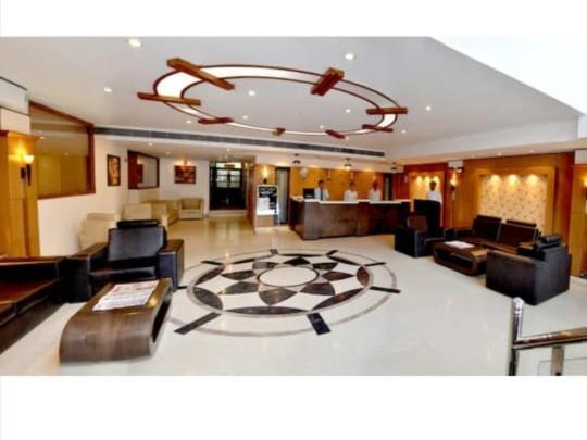 Hotel Queens Tower Amritsar Esterno foto